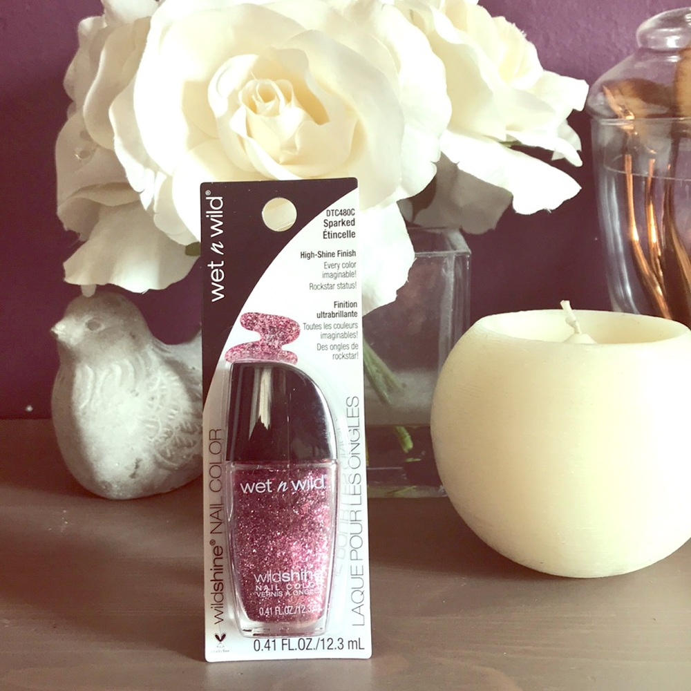Wet n wild Nail Color
